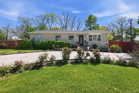 683 Broadway, Brentwood, NY 11717