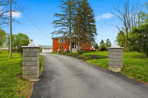 226 Wallkill Rd, Walden, NY 12586