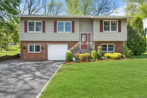 2 Carrigan Ave, White Plains, NY 10605
