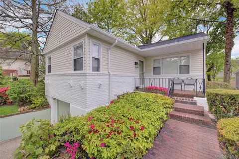 5116 Little Neck Pkwy, New York, NY 11362