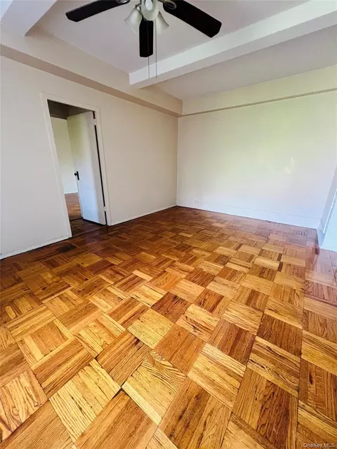 1558 Unionport Rd #5G, New York, NY 10462