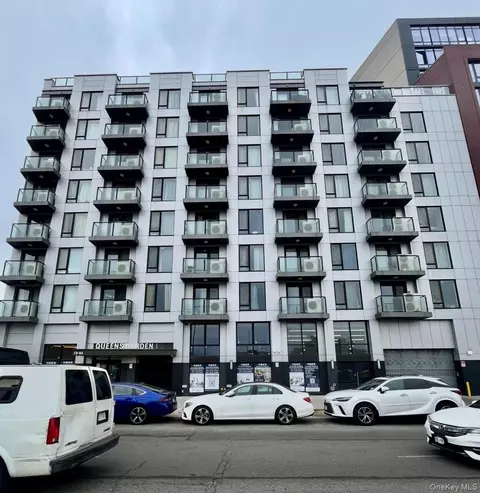 7065 Queens Blvd #6L, New York, NY 11377