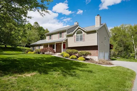 15 Red Hawk Hollow Rd, Wappinger, NY 12590