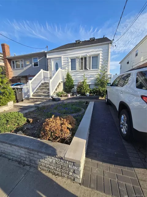 9712 159th Ave, New York, NY 11414