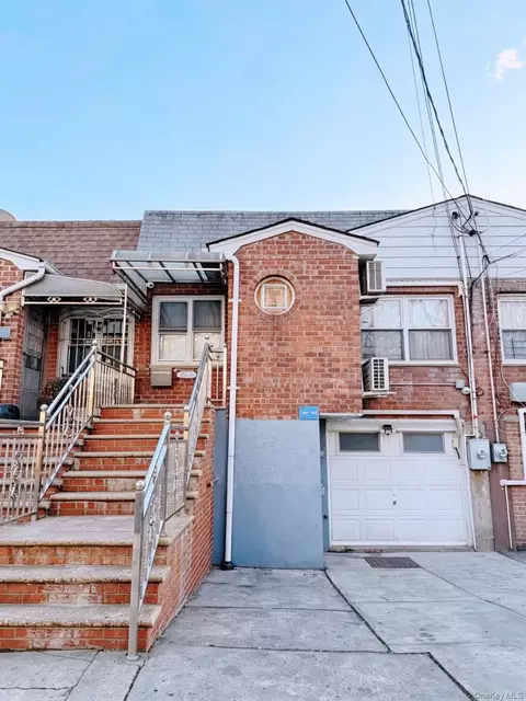 152-12 Peck Ave, Flushing, NY 11355