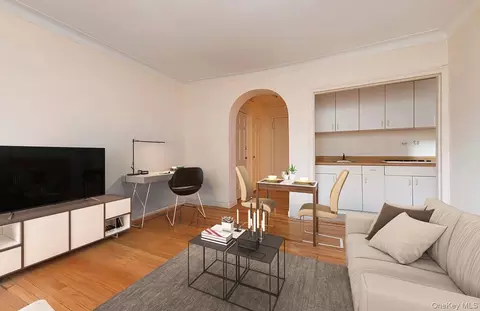 69-09 108th St #109, New York, NY 11375