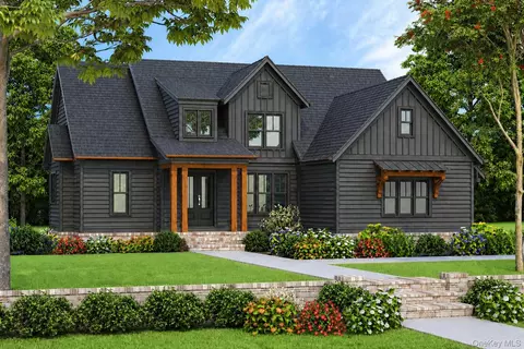 16 Bear Hollow Ln, Hyde Park, NY 12538