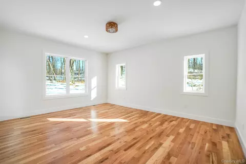 Bedroom - 16 Bear Hollow Ln, Hyde Park, NY 12538 photo 1 of 7