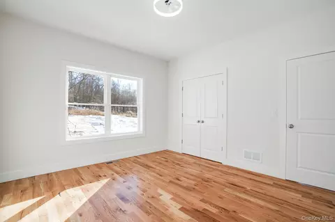 Bedroom - 16 Bear Hollow Ln, Hyde Park, NY 12538 photo 5 of 7