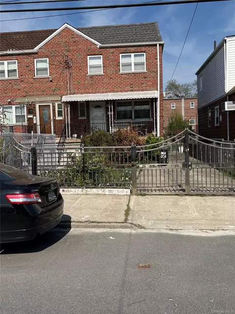 1056 Swinton Ave, New York, NY 10465