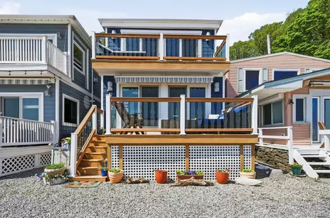 75 W Shore Rd #4, North Hempstead, NY 11050