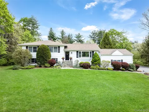 8 Evergreen Row, North Castle, NY 10504