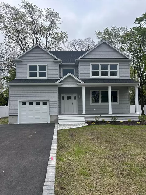 969 Manor Ln, Bay Shore, NY 11706