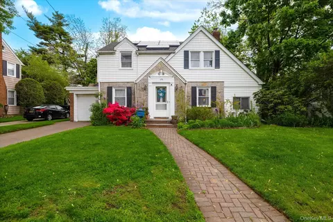 171 Park Blvd, Malverne, NY 11565