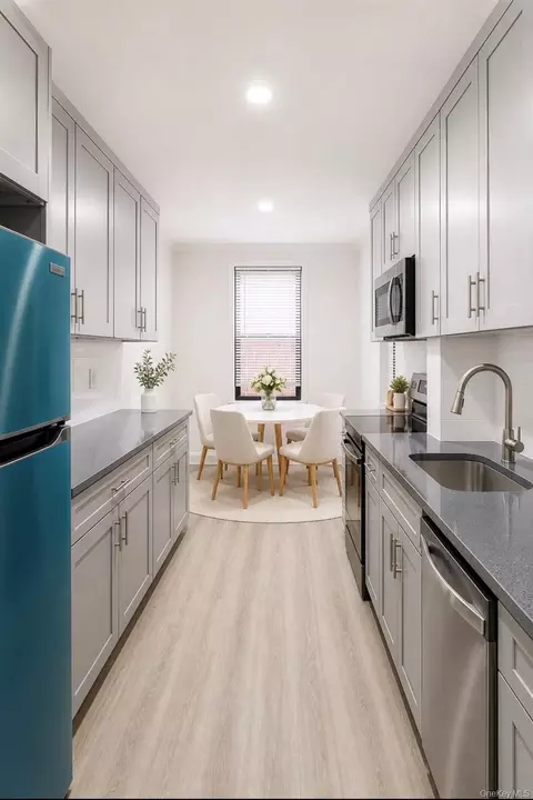 Kitchen - 150-11 72 Rd #4, Flushing, NY 11367 photo 1 of 2