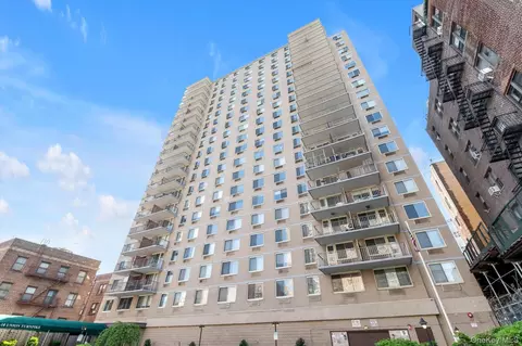 118-18 Union Tpke #18CD, Kew Gardens, NY 11415