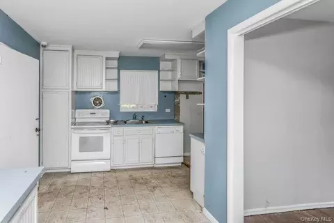 14 Central Park Rd, Plainview, NY 11803 photo 5