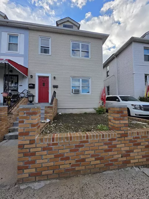 2515 Holland Ave, New York, NY 10467