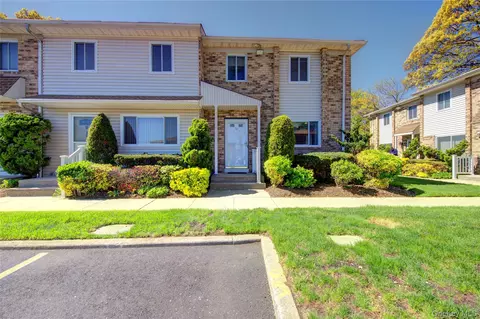 1595 N Central Ave #30, Valley Stream, NY 11580