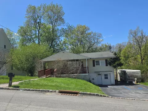 4 San Marcos Dr, Monroe, NY 10950