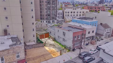 18-44 26th Rd, New York, NY 11102