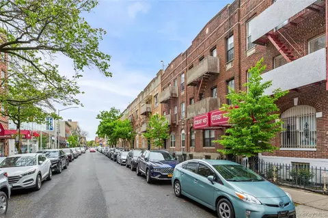 1727 E 14th St, Brooklyn, NY 11229