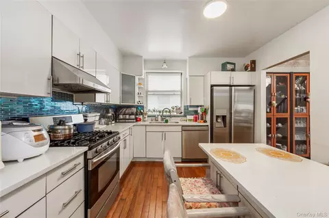 1727 E 14th St, Brooklyn, NY 11229