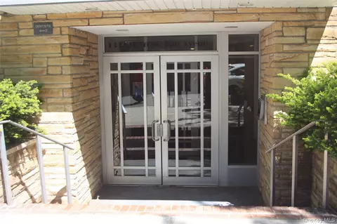 1332 Metropolitan Ave #6A, New York, NY 10462