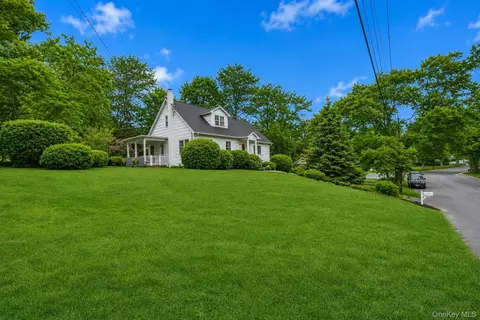 440 Cases Ln, Cutchogue, NY 11935