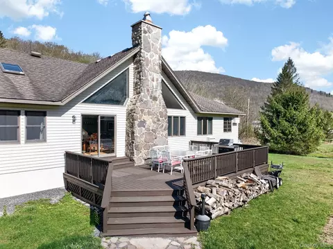 8643 New York Route 28, Big Indian, NY 12410