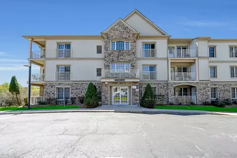 24 N De Baun Ave #302, Ramapo, NY 10901