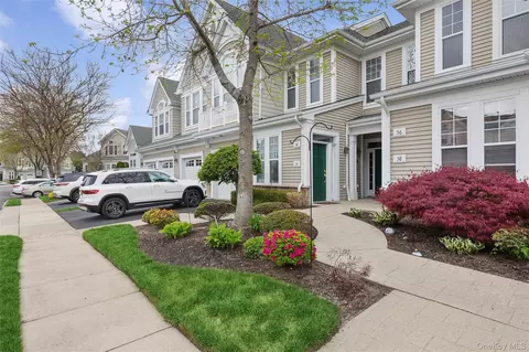 58 Symphony Dr, Lake Grove, NY 11755