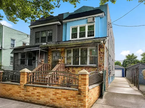 10323 126th St, South Richmond Hill, NY 11419