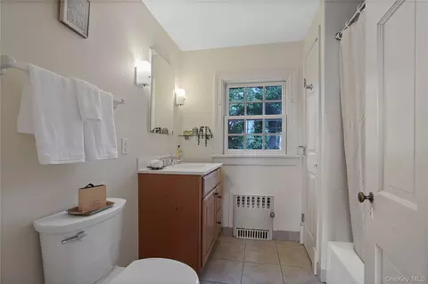 Bath - 39 Forest Ave, Greenburgh, NY 10706 photo 1 of 1