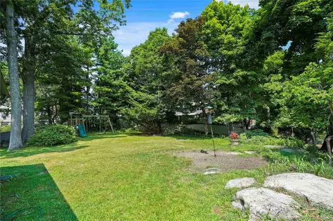Exterior - 39 Forest Ave, Greenburgh, NY 10706 photo 6 of 17
