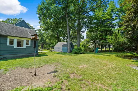 Exterior - 39 Forest Ave, Greenburgh, NY 10706 photo 8 of 17