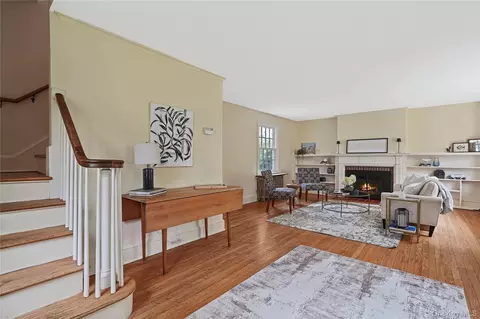 Living - 39 Forest Ave, Greenburgh, NY 10706 photo 6 of 6