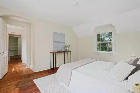 Bedroom - 39 Forest Ave, Greenburgh, NY 10706 photo 2 of 4