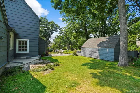 Exterior - 39 Forest Ave, Greenburgh, NY 10706 photo 11 of 17