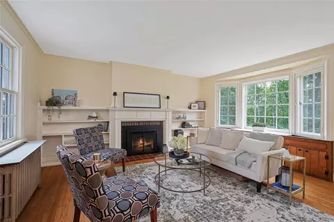 Living - 39 Forest Ave, Greenburgh, NY 10706 photo 1 of 6