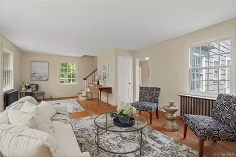 Living - 39 Forest Ave, Greenburgh, NY 10706 photo 4 of 6