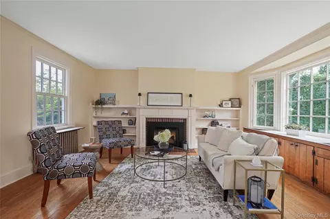 Living - 39 Forest Ave, Greenburgh, NY 10706 photo 2 of 6