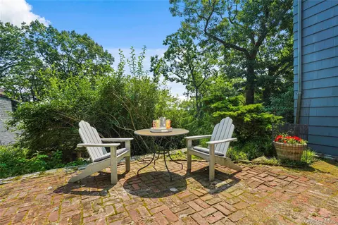 Exterior - 39 Forest Ave, Greenburgh, NY 10706 photo 5 of 17