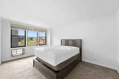 Bedroom - 3121 Middletown Rd #8A, New York, NY 10461 photo 1 of 1