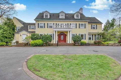 105 Everit Ave, Hewlett, NY 11557
