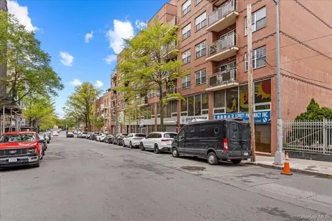 3519 Leavitt St #4B, Flushing, NY 11354