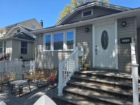 15031 17th Rd #RANCH, New York, NY 11357