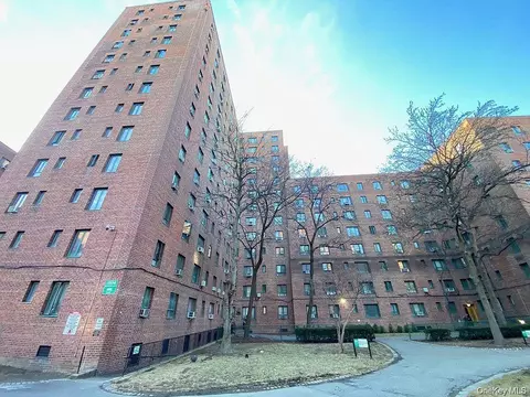 1604 Metropolitan Ave #3F, New York, NY 10462