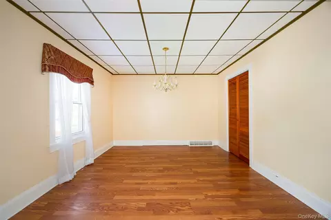 Living - 6 Irving Ave, Poughkeepsie, NY 12601 photo 3 of 3