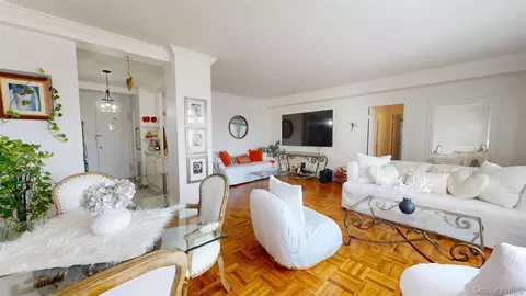 3 Fordham Hill Oval #8B, New York, NY 10468